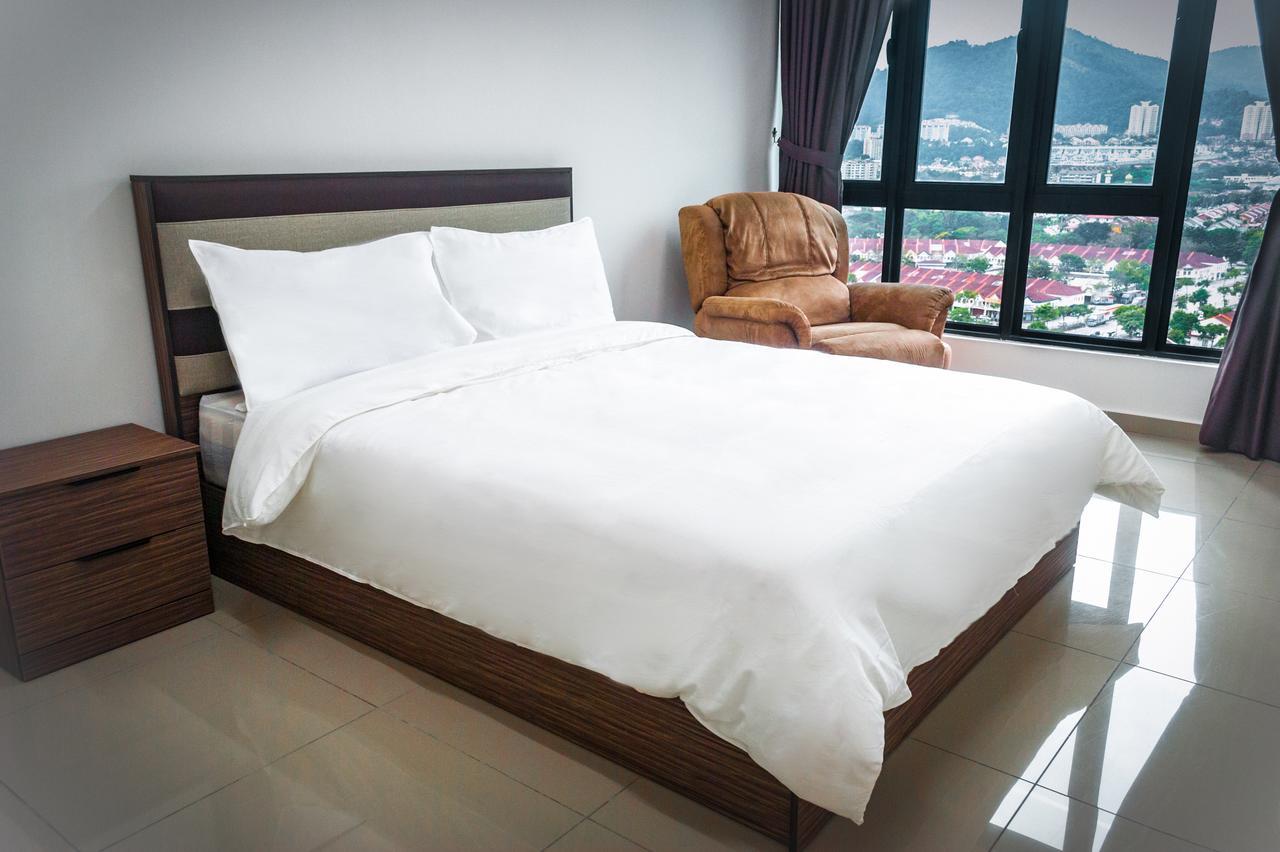 Lazy Traveler'S Suite By D Imperio Homestay Джорджтаун Экстерьер фото